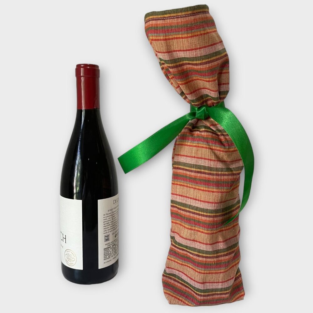 Bottle gift bag made from Inabel fabric